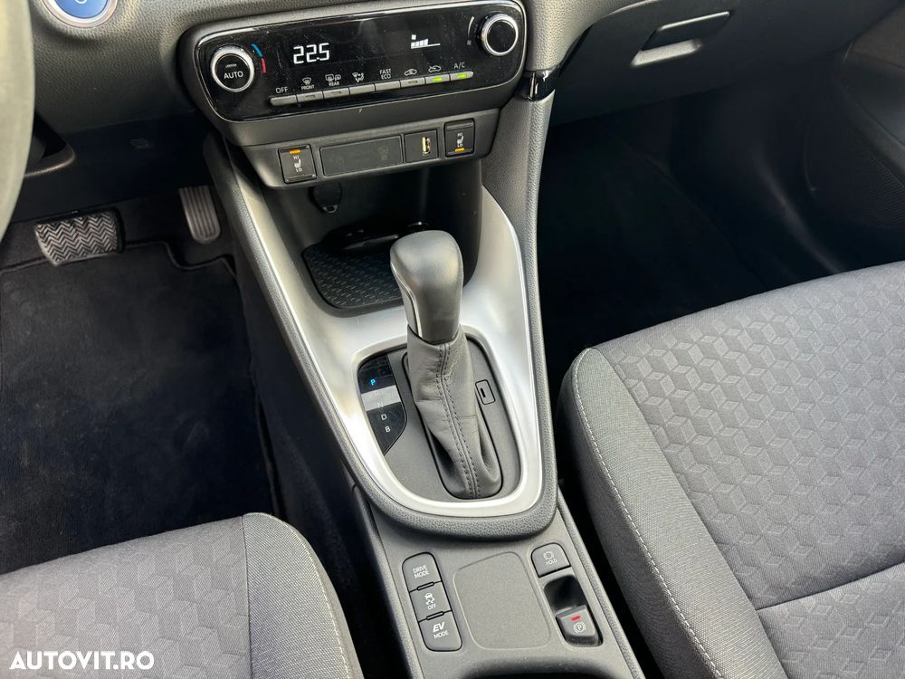 Toyota Yaris 1.5 VVT-i HSD Exclusive Style - 19