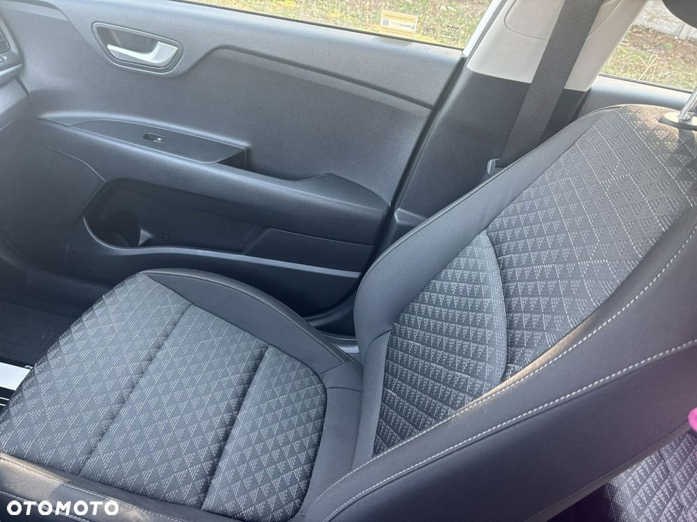 Kia Rio - 25