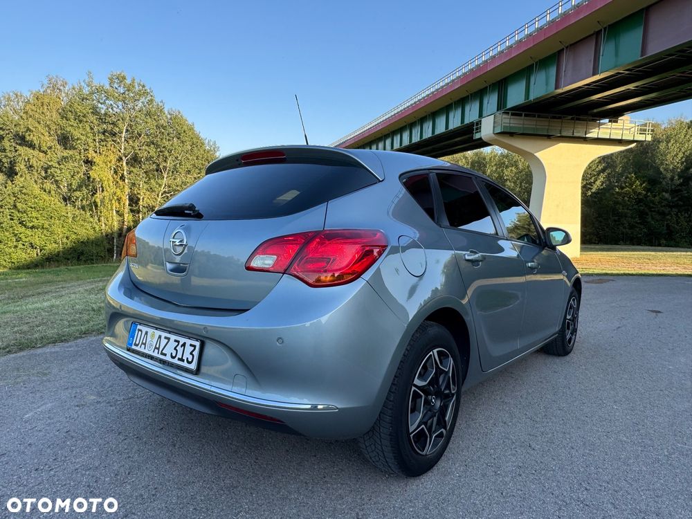 Opel Astra 1.4 Turbo 150 Jahre - 4