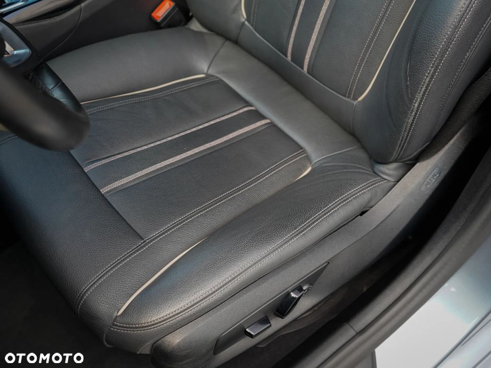 BMW Seria 5 530d xDrive Touring Luxury Line - 20