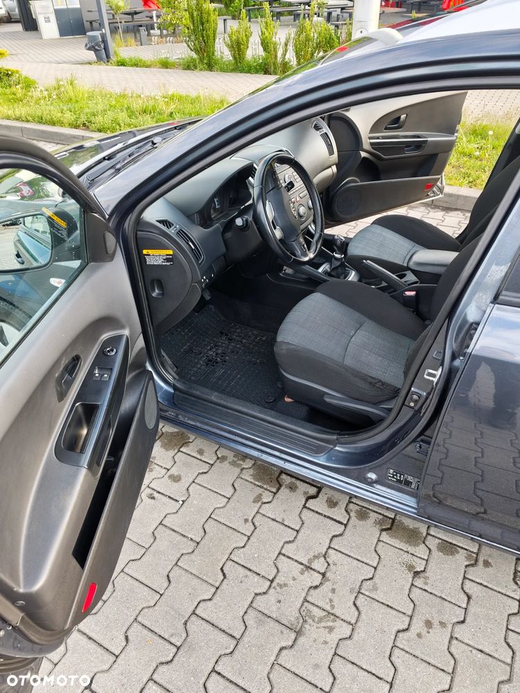 Kia Ceed - 5
