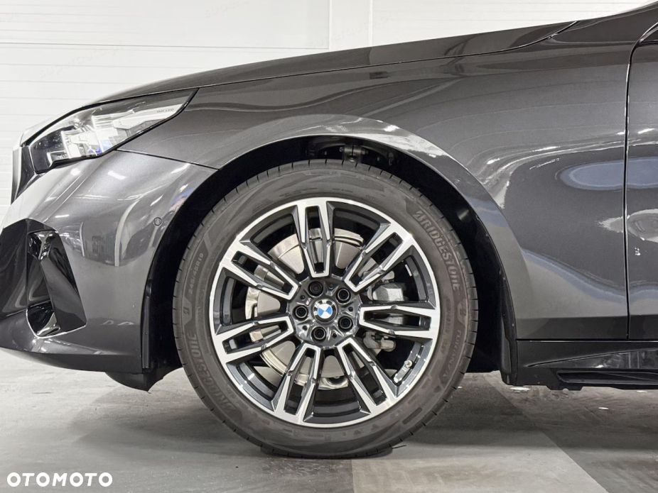 BMW Seria 5 520d mHEV M Sport - 16