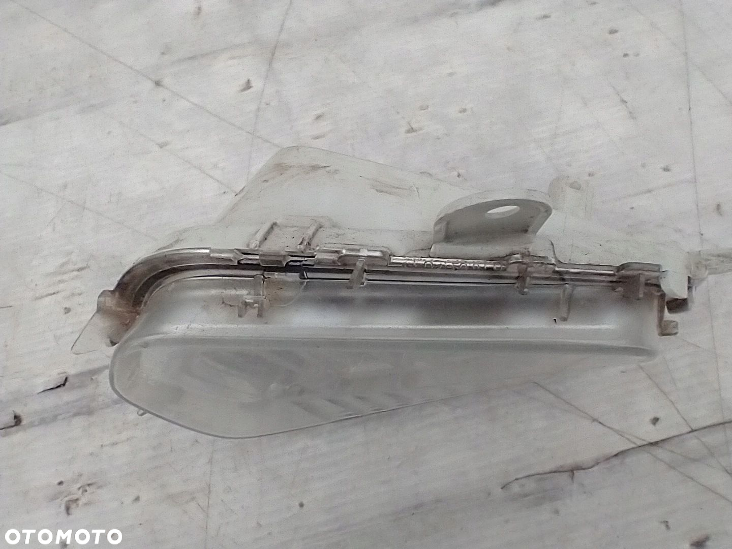 VOLVO V40 II HALOGEN PRAWY 31323116 - 5