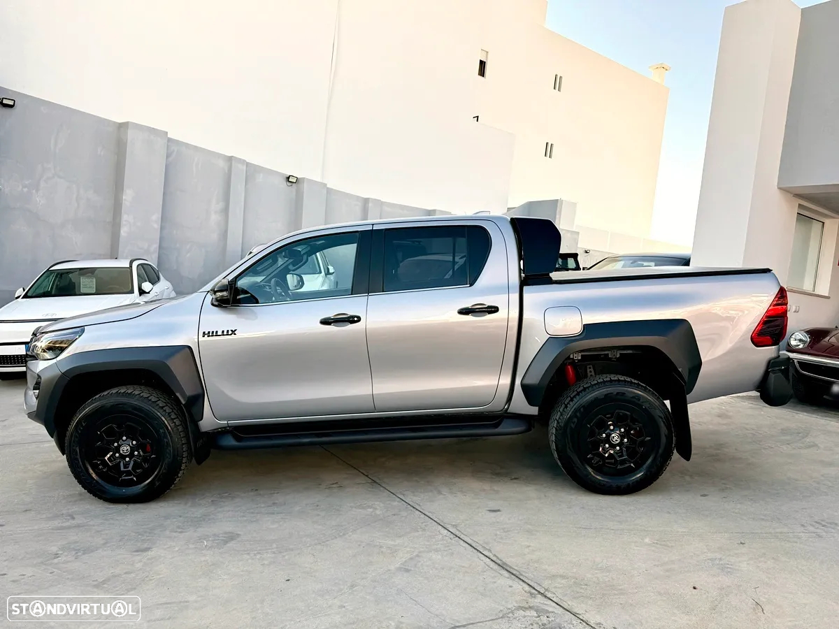 Toyota Hilux 2.8 D-4D 4WD GR Sport - 6