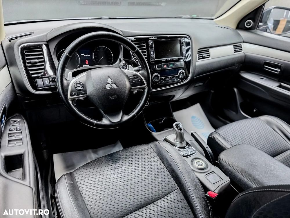 Mitsubishi Outlander - 6