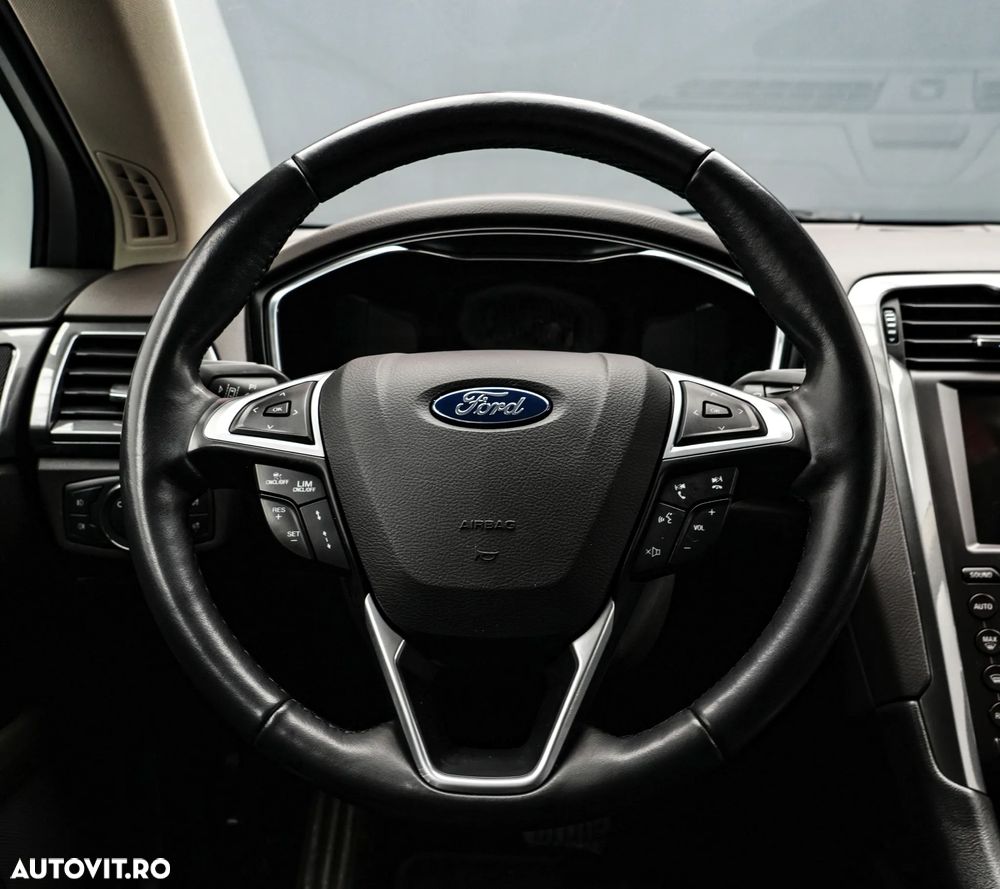 Ford Mondeo 2.0 HEV Titanium - 18