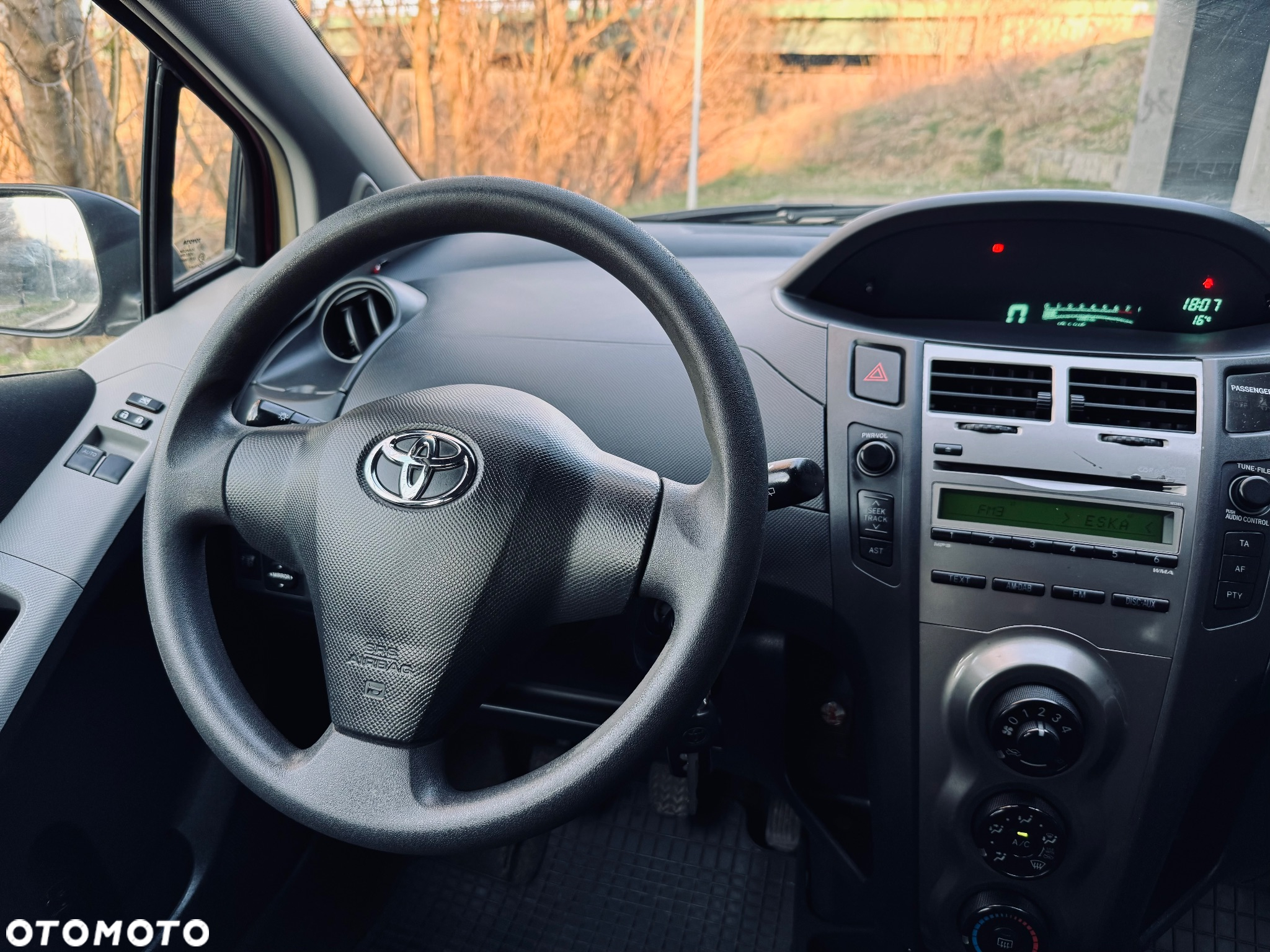 Toyota Yaris 1.0 Luna - 17