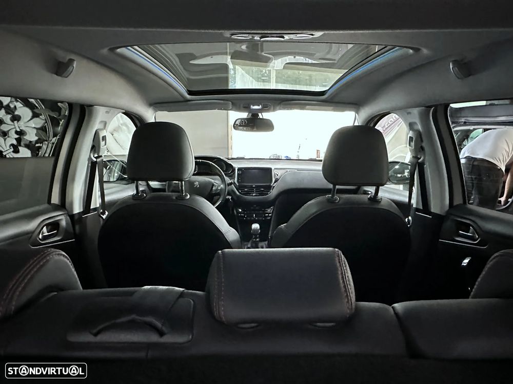Peugeot 2008 1.2 PureTech GT Line - 30