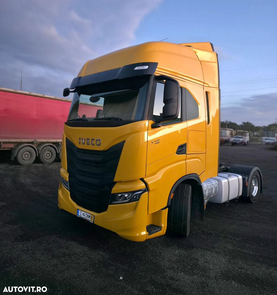 Iveco Stralis Hi-Way - 12