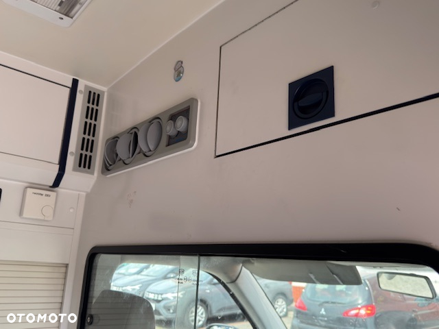 Volkswagen Transporter - 8