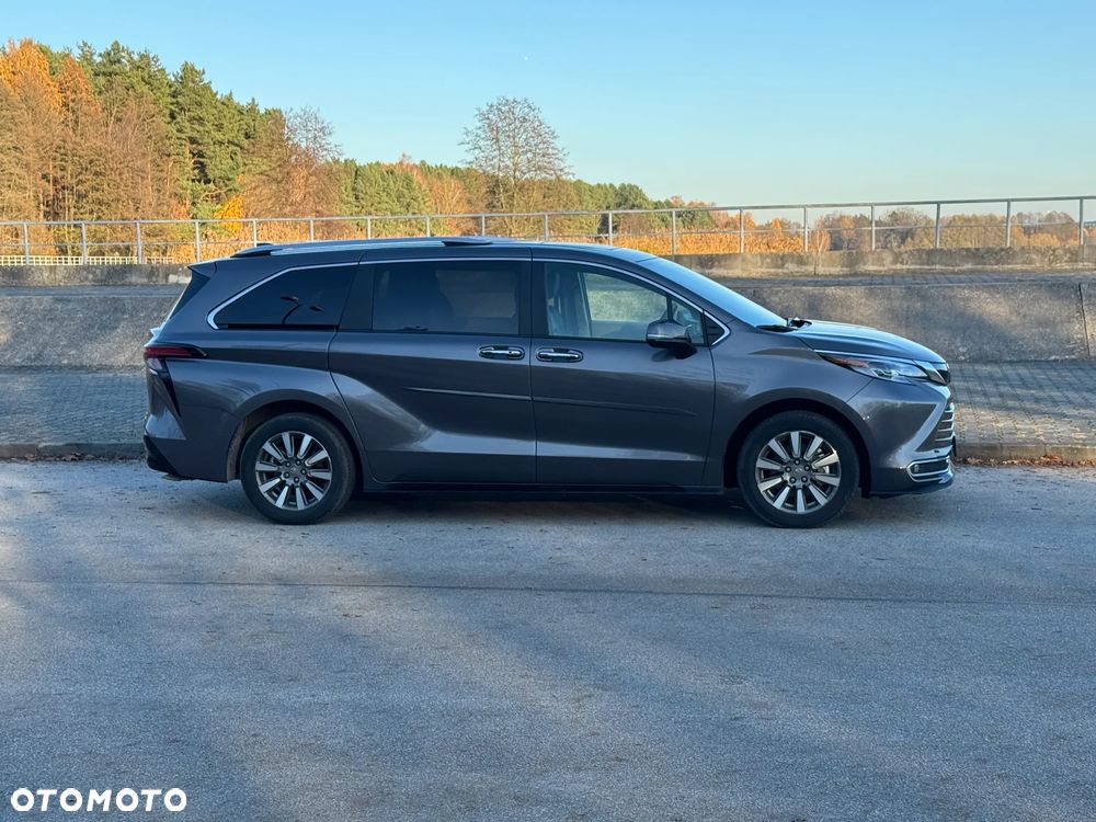 Toyota Sienna - 10