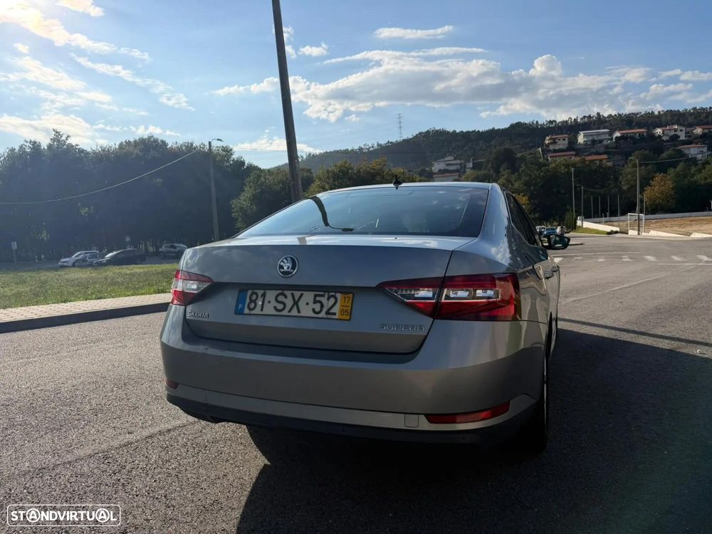 Skoda Superb 2017 photo 5