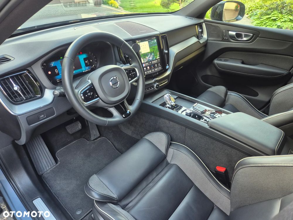 Volvo XC 60 B4 D AWD Plus Dark - 13