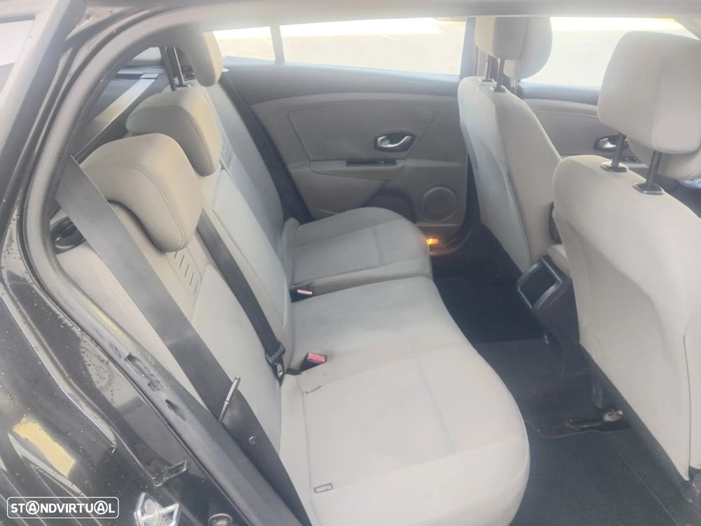 Renault Mégane Sport Tourer - 11
