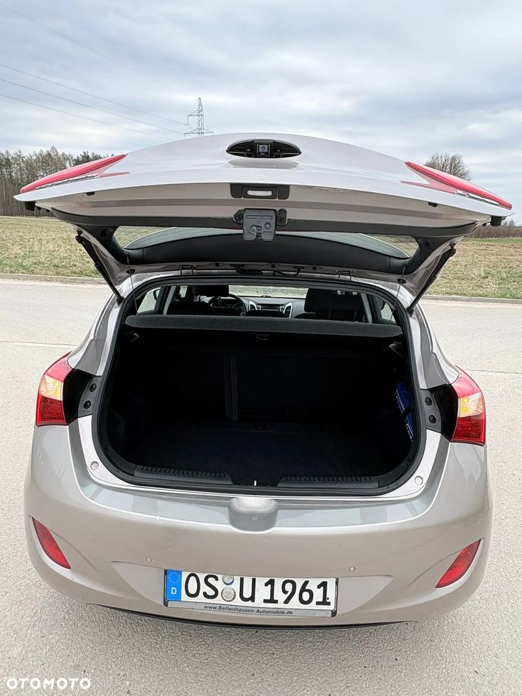 Hyundai i30 blue 1.6 CRDi Classic Navigation - 21