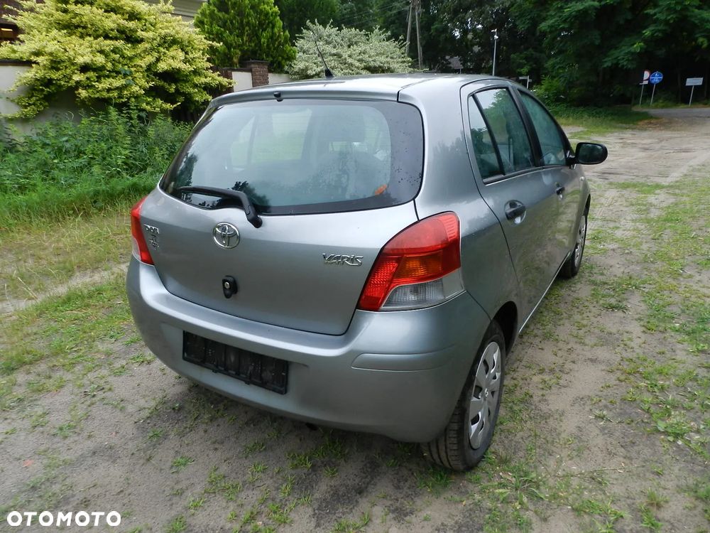 Toyota Yaris - 2