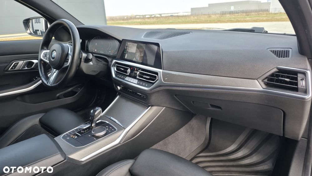 BMW Seria 3 320i Edition M Sport Shadow - 15