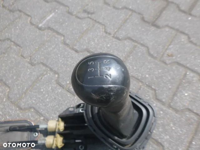 LEWAREK WYBIERAK + LINKI ZMIANY BIEGÓW TOYOTA YARIS II 1.3 - 17