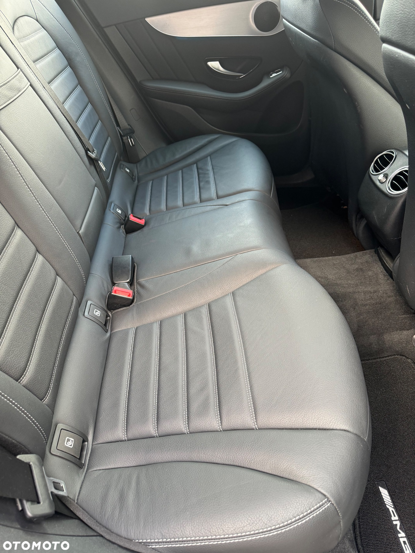 Mercedes-Benz GLC 250 Coupe 4Matic 9G-TRONIC AMG Line - 26