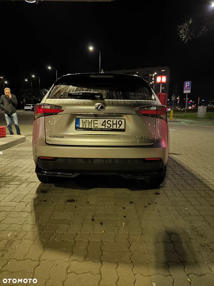 Lexus NX 300h Elite AWD - 10