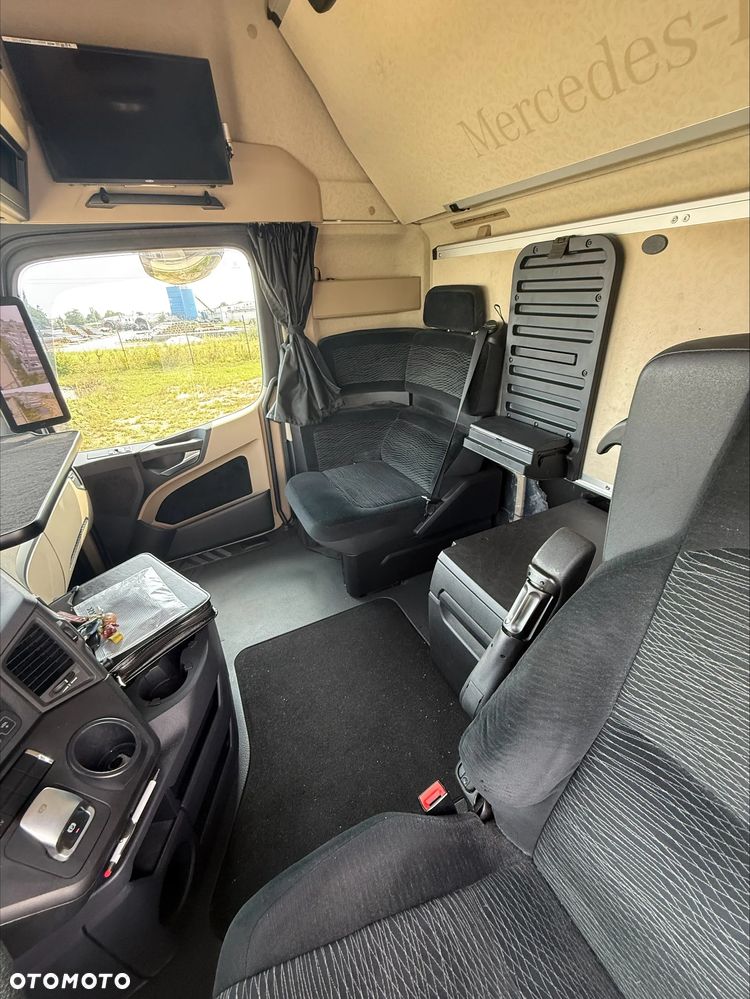 Mercedes-Benz ACTROS - 8
