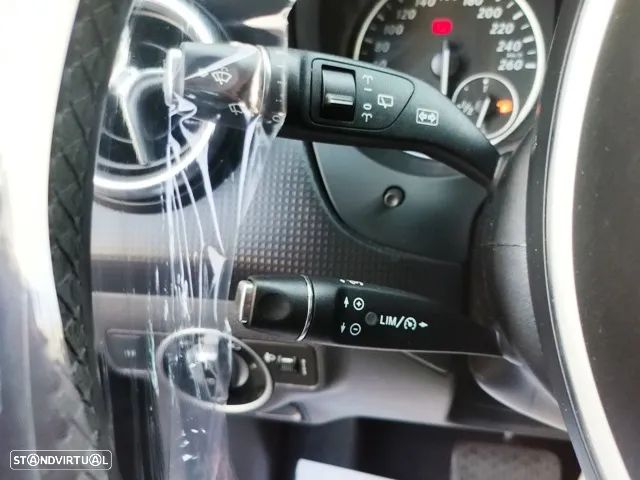 Mercedes-Benz A 180 CDI 7G-DCT Urban - 15