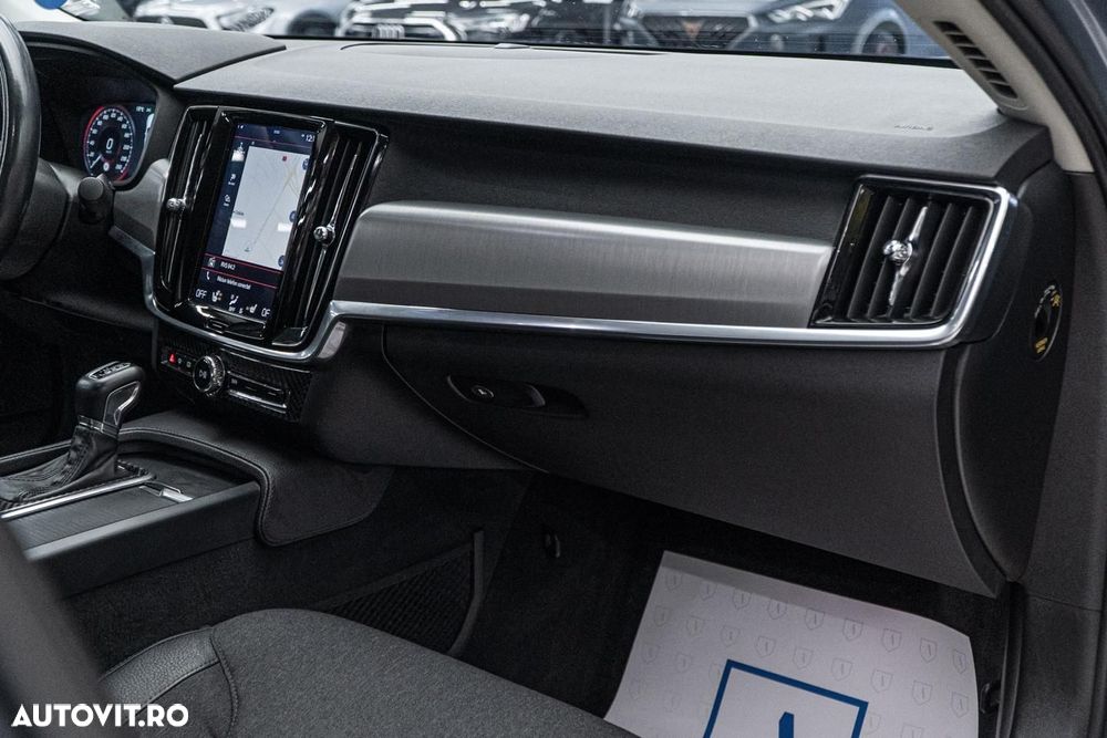 Volvo S90 D4 Geartronic Momentum Pro - 37