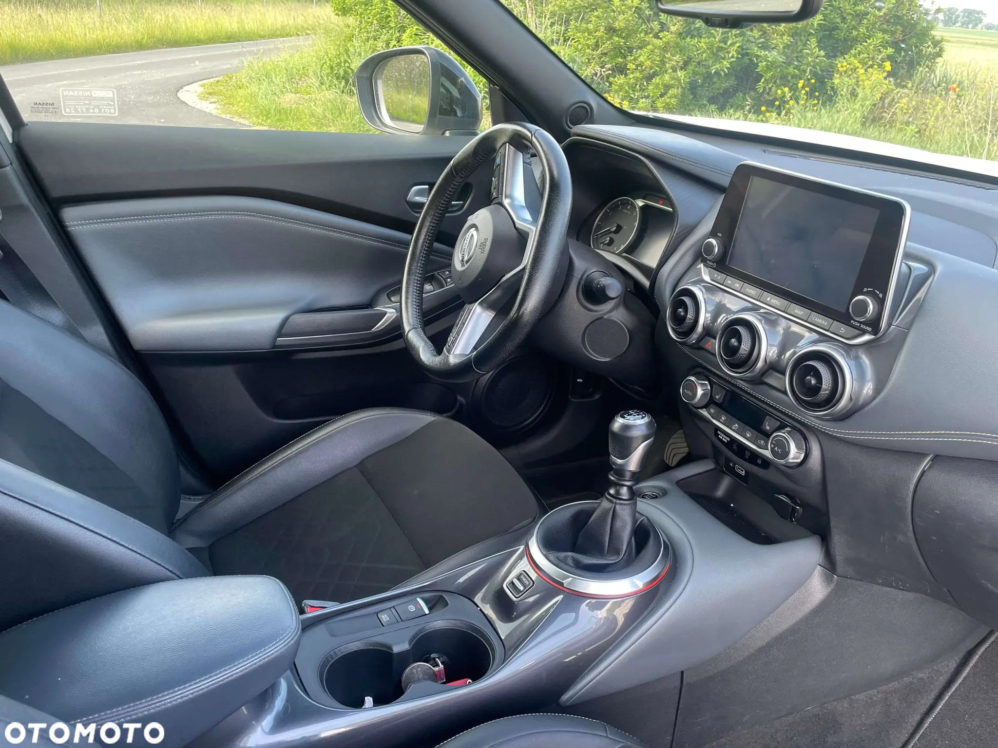 Nissan Juke 1.0 DIG-T Tekna - 11
