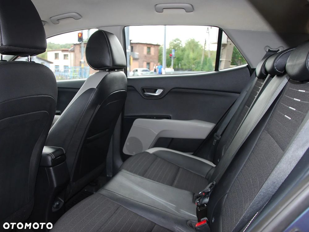 Kia Stonic 1.2 L - 9