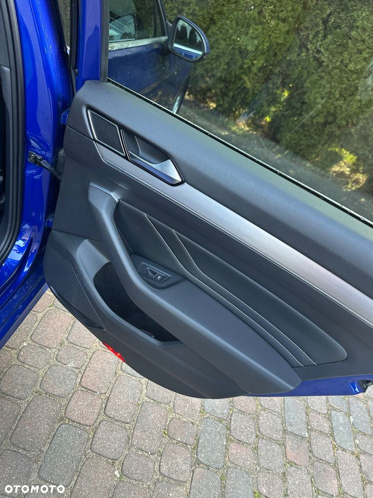 Volkswagen Passat - 13