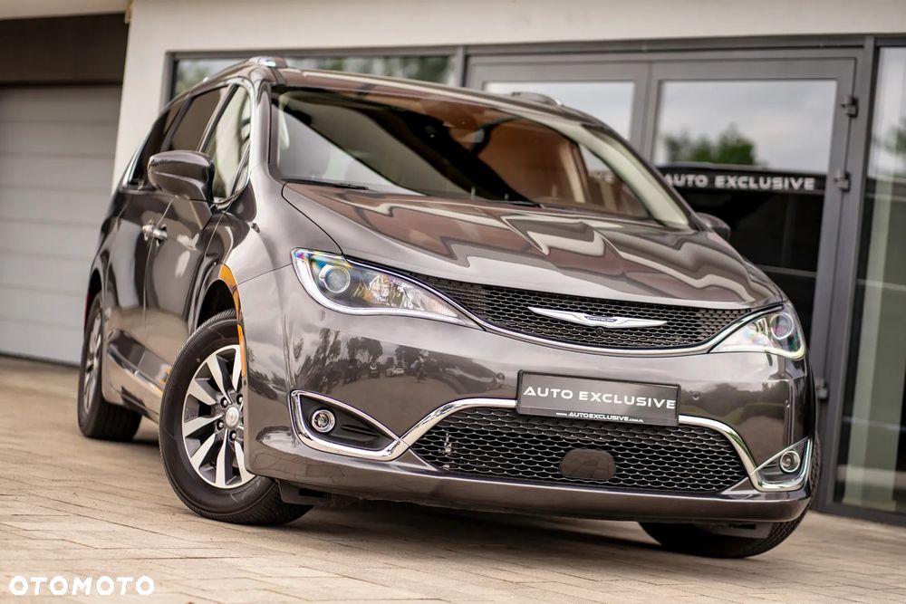 Chrysler Pacifica - 4
