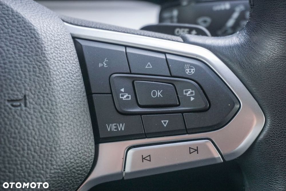 Volkswagen Golf - 25