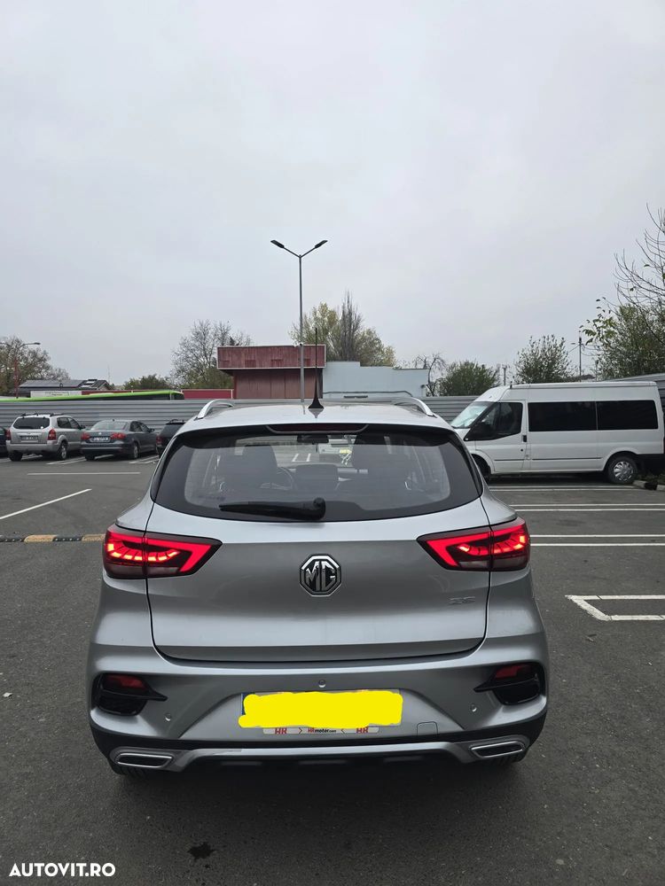 MG ZS - 10