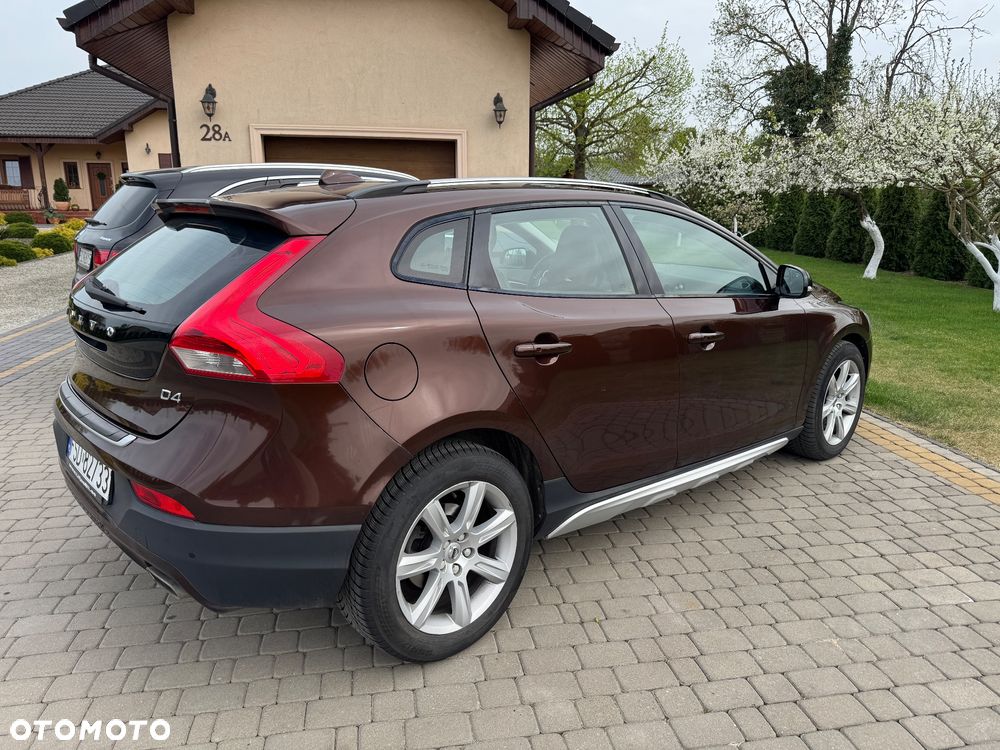 Volvo V40 Cross Country - 16