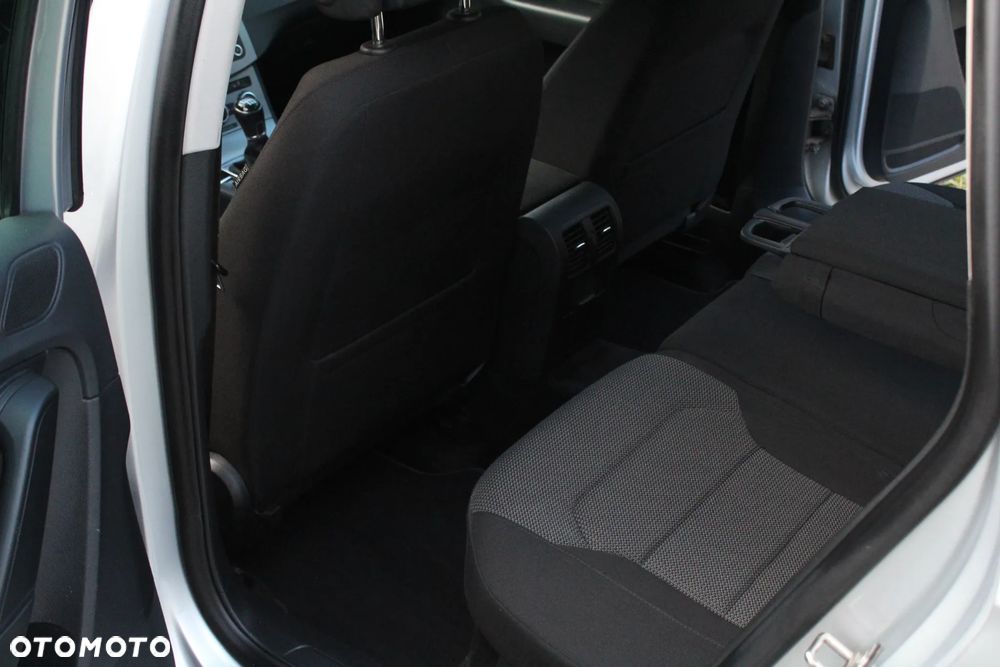 Volkswagen Passat - 9