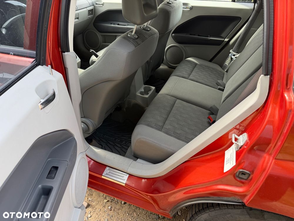 Dodge Caliber 1.8 SXT - 12