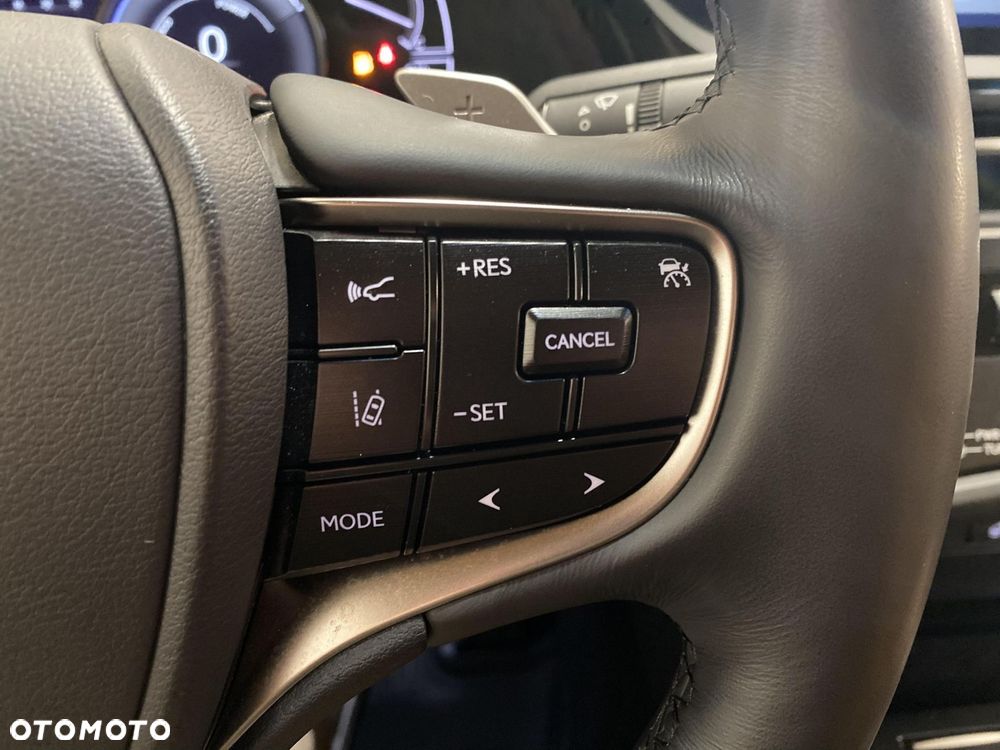 Lexus ES 300h Business Edition - 15