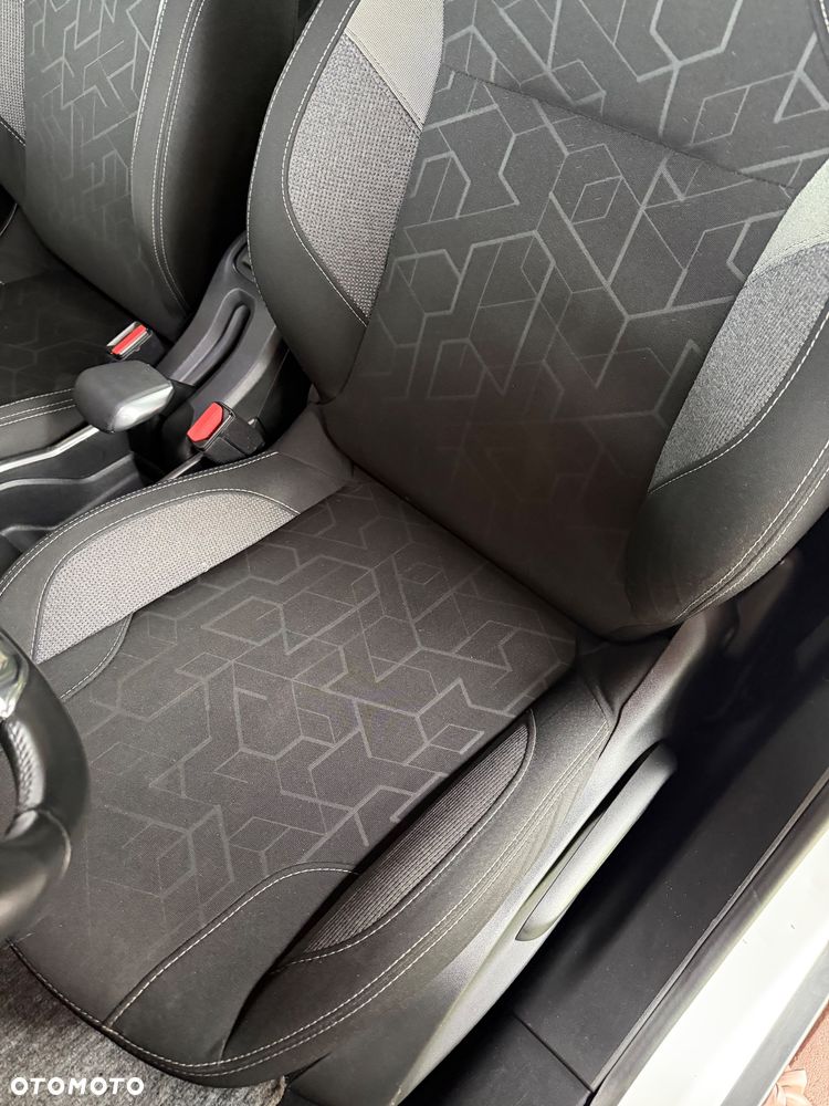 Peugeot 2008 - 8