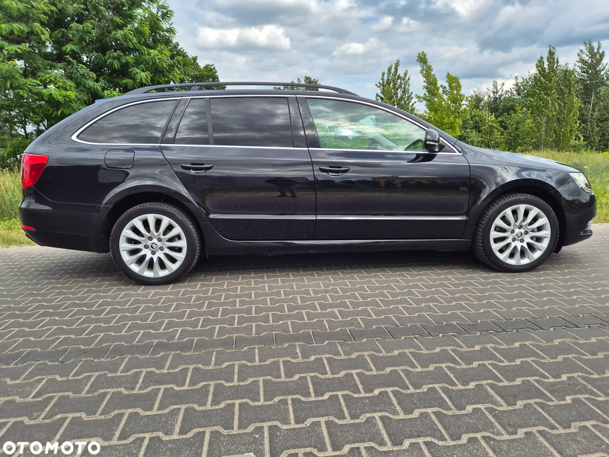 Skoda Superb 2.0 TDI DSG Exclusive - 9
