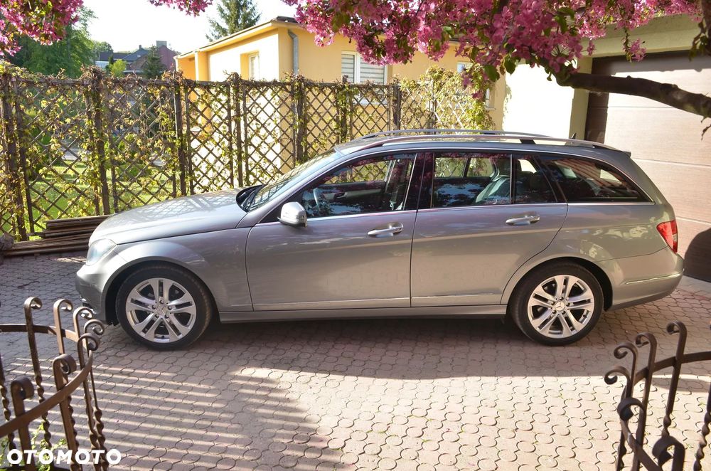 Mercedes-Benz Klasa C 180 CGI BlueEff Avantgarde - 3