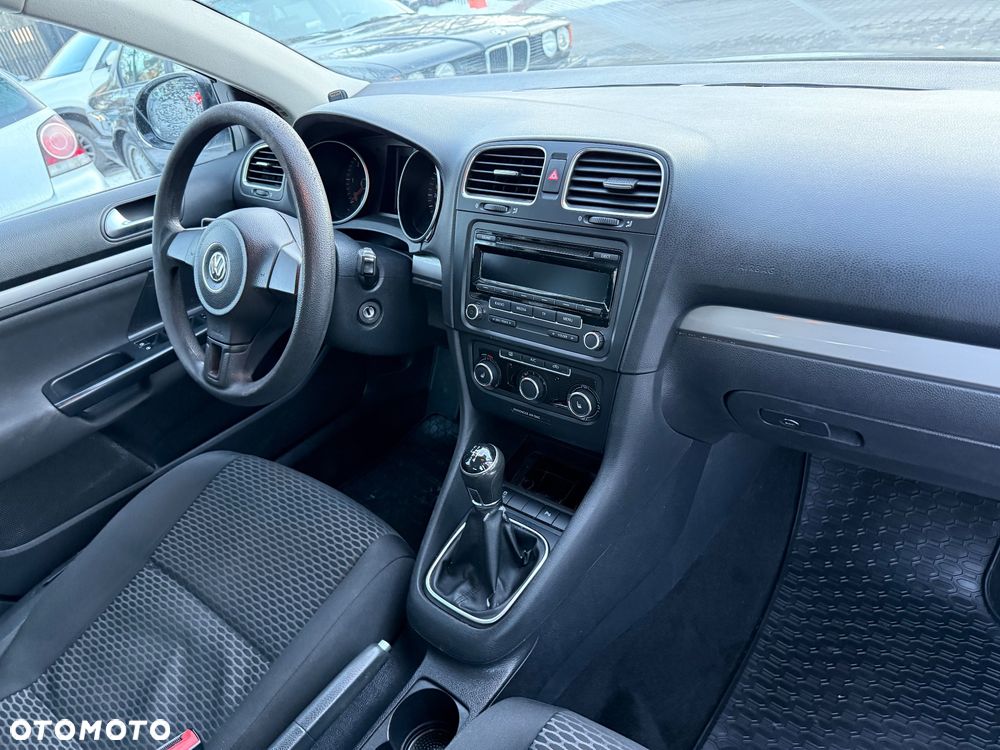 Volkswagen Golf - 6