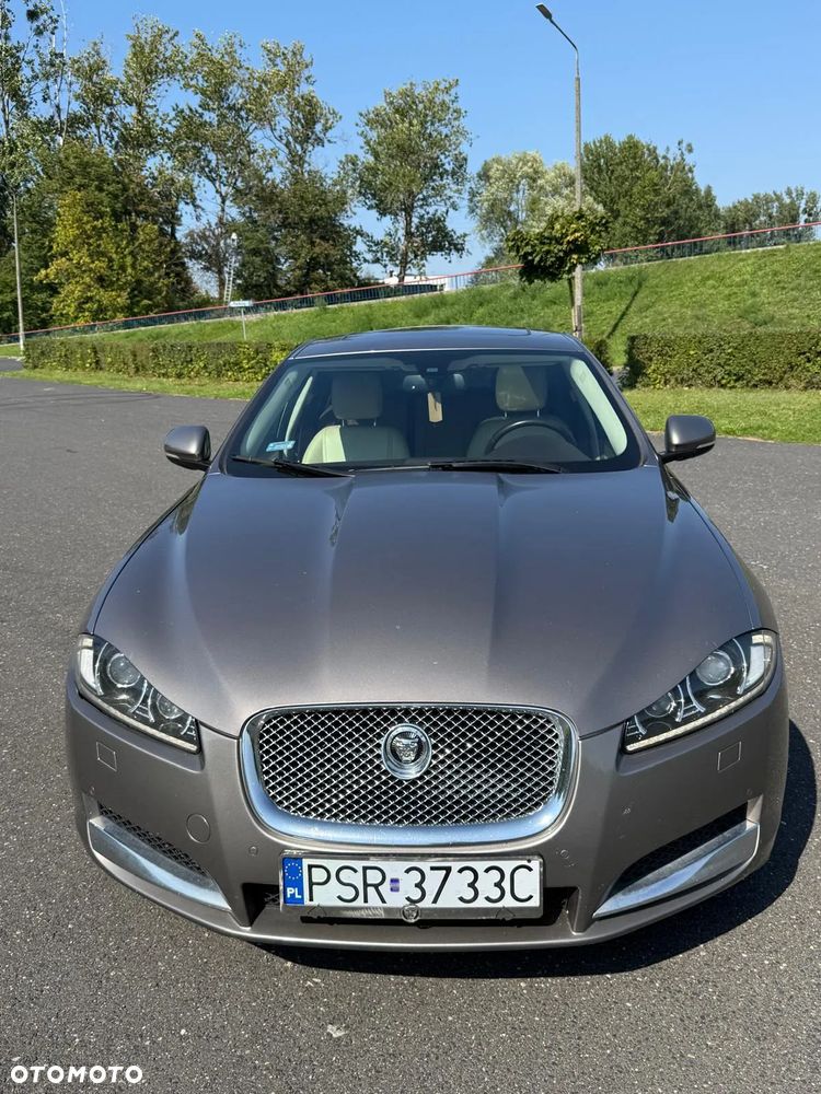Jaguar XF 3.0 V6 D Luxury - 34