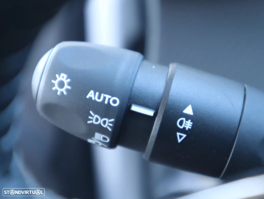 Peugeot 2008 1.2 PureTech Allure - 34