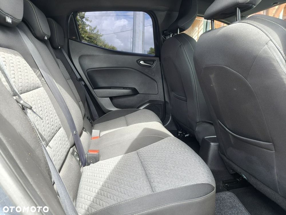 Renault Clio - 23