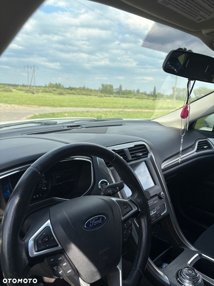 Ford Fusion - 13