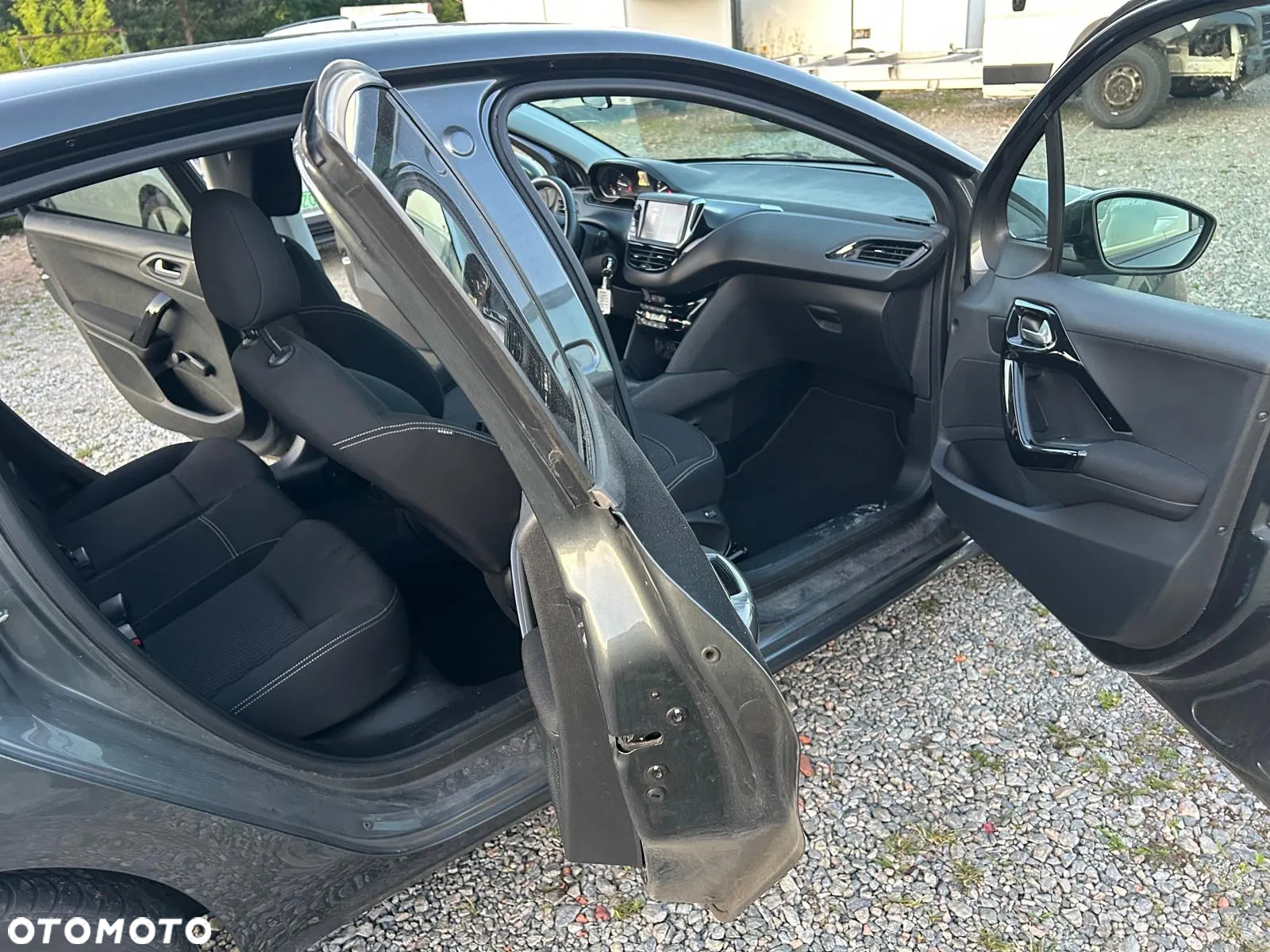 Peugeot 208 1.6 BlueHDi Active S&S - 12