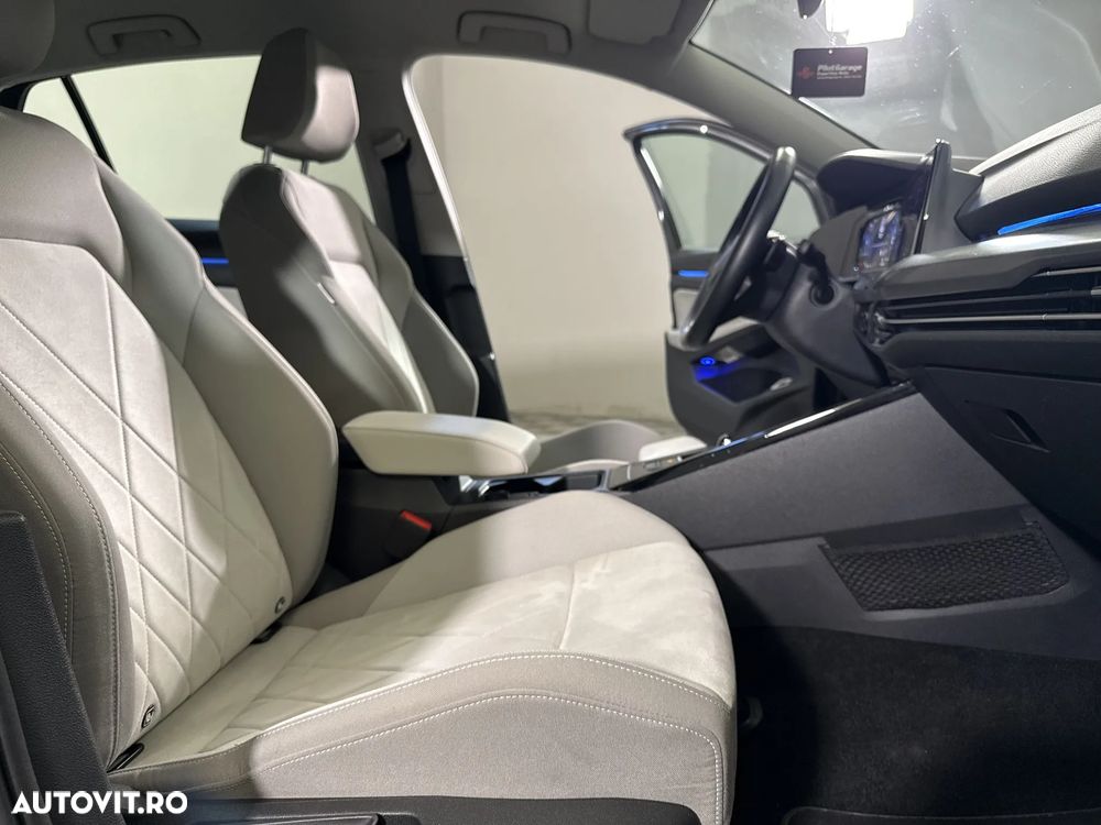 Volkswagen Golf - 12