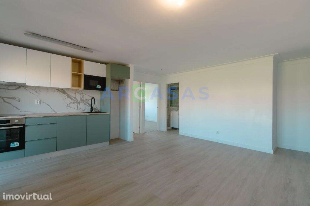 Apartamento T2 renovado e com varanda em Santegãos, Rio Tinto, Gondoma - Grande imagem: 3/17