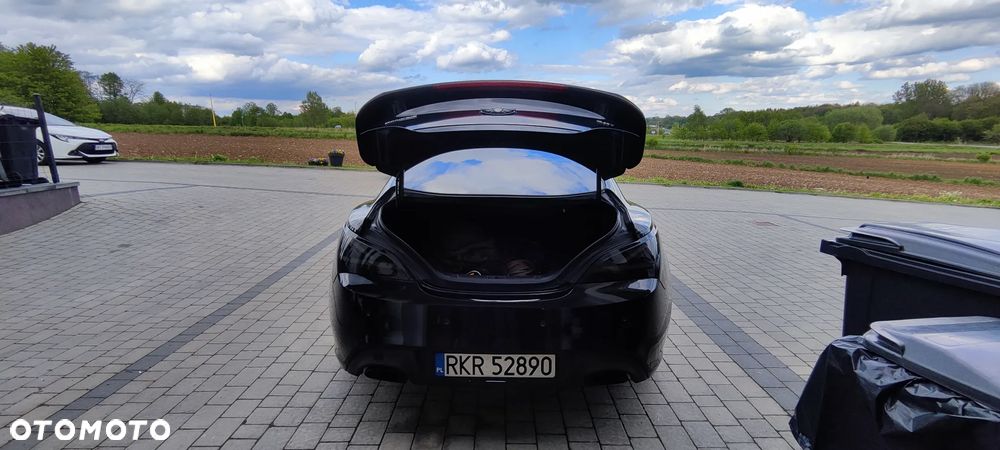 Hyundai Genesis Coupe - 4