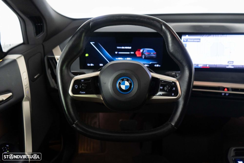 BMW iX xDrive 40 Pack Desportivo - 31